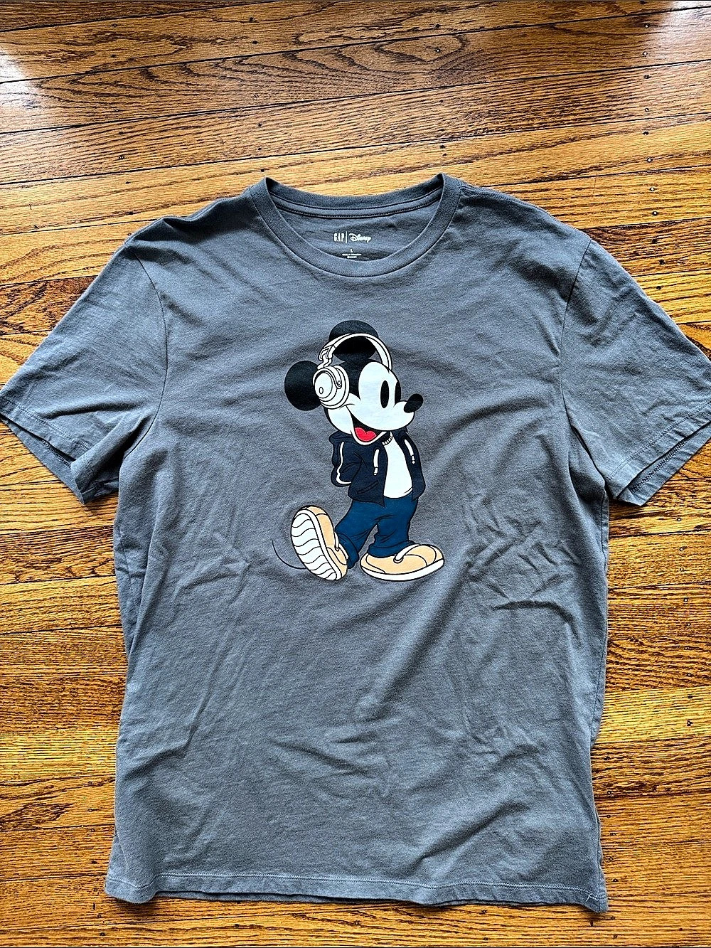 GAP Disney Mickey Mouse Graphic Tee Graphic Short Sleeve Tee in Gray Size Large